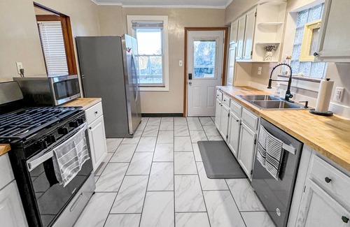 Whitaker Casa | Family & Pet-Friendly Home w/ Fenced Yard & Office by Kennywood & The Waterfront