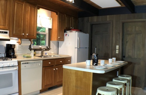Madison Chalet De Esquí | Chalet para no fumadores apto para familias / mascotas con muelle privado y 50 'de frente