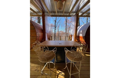 Wildwood Cabina | Family & Pet Friendly Treehouse with Amazing Views