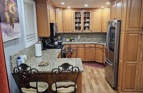 Island Park Casa | Family/Pet-Friendly 3 bedroom Apartment close to the beach.