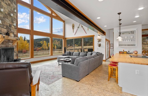 Leavenworth Casa | Alojamiento familiar y para mascotas con capacidad para 16 personas en el río Wenatchee