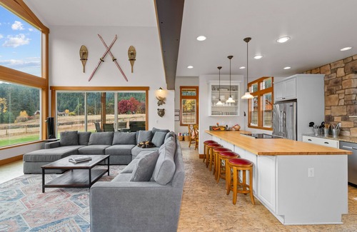 Leavenworth Casa | Alojamiento familiar y para mascotas con capacidad para 16 personas en el río Wenatchee