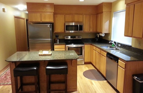 Leavenworth Casa | ¡RESERVE ESTE CHALET LEAVENWORTH DE FAMILIA INVITANTE Y AMABLE A SOLO MINUTOS DE LA CIUDAD!