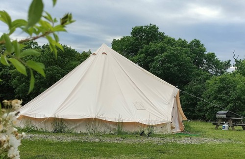 Fairport Alquiler De RV | Family/pet-friendly, quiet glamping getaway. Belle Tent/ Yurt out the Country.