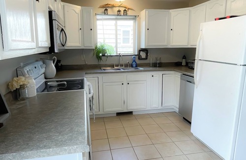 Ashland Casa | Family & Pet-Friendly, Walk to Lake, Fire Pit