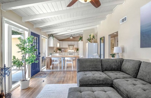 Del Rey Oaks Casa | Family Playground by the Bay