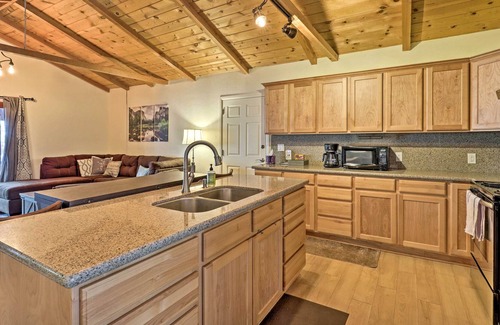 Groom Creek Cabina | ¡NUEVO! Prescott National Forest Cabin con sala de juegos!