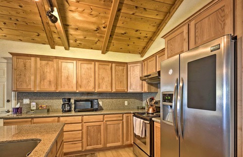 Groom Creek Cabina | ¡NUEVO! Prescott National Forest Cabin con sala de juegos!