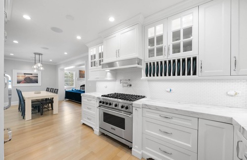 Country Club Estates Casa | Family Retreat, 3BR each with Ensuite, Lakeside Community