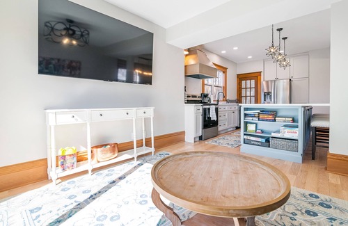 Cedar Falls Casa | Best for family and friends. We have everything you need.
