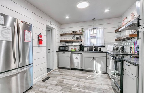Central Oklahoma City Casa | Family-Ready Home w/Full Kitchen + Fast WiFi