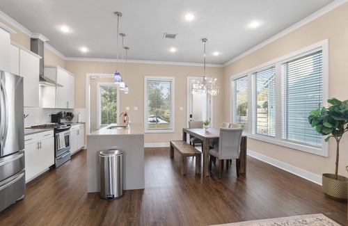South Baton Rouge Casa | Family Ready Kitchen 3 BR/2.5 Baths