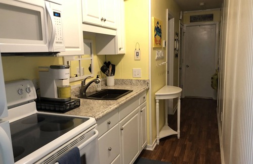 Morehead City Condominio | Family resort atmosphere on beautiful Atlantic Beach, North Carolina