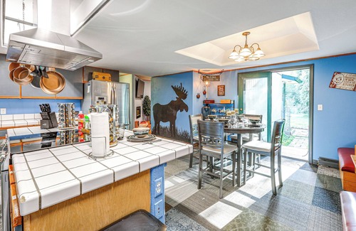 North Pole Casa | Family Retreat 2 Mi to Santa's House: Pets Welcome