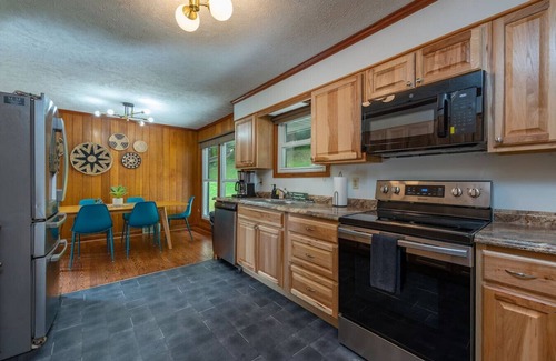 Waynesville Casa | Family Retreat, Fire Pit, Grill, and 4.5 Acres!