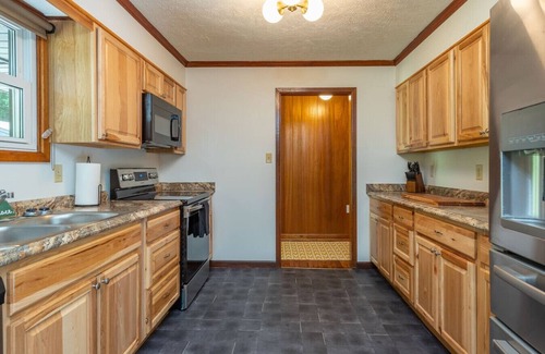 Waynesville Casa | Family Retreat, Fire Pit, Grill, and 4.5 Acres!