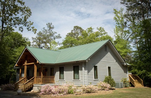 Florence Cabina | Family Retreat for vacations, weddings, family reunions and corporate retreats.