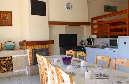 La Chabanne Cabaña | Casa ideal para grupos, en plena Montaña Bourbonnaise con actividades cercanas y todas las comodidades