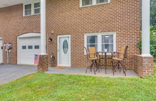 Elizabethtown Casa | Family Retreat Near Hersheypark with Horse Farm View