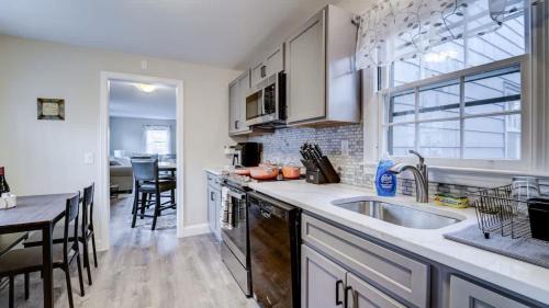 Beaver Hills Casa | Family Retreat Near Yale - Stylish Free Wifi