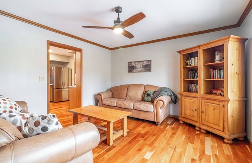 Necedah Casa | FAMILY RETREAT ON CASTLE ROCK LAKE WITH PRIVATE PIER