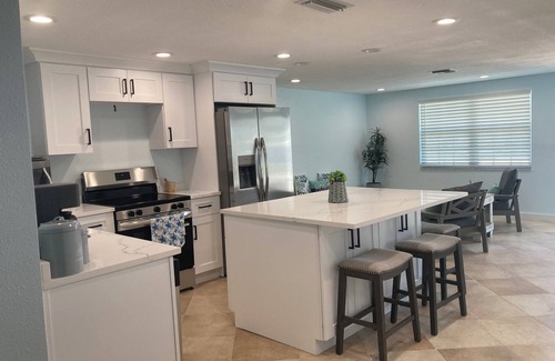 Hudson Beach Estates Casa | Family Retreat On the Canal!