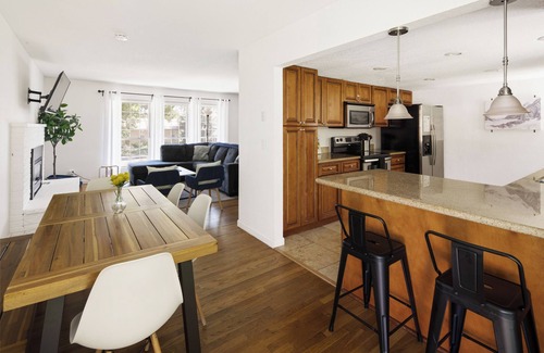 Lakewood Casa | Family Retreat! Quiet - ☀By Denver & Mountains☀, New Hot Tub! Sleeps 10!
