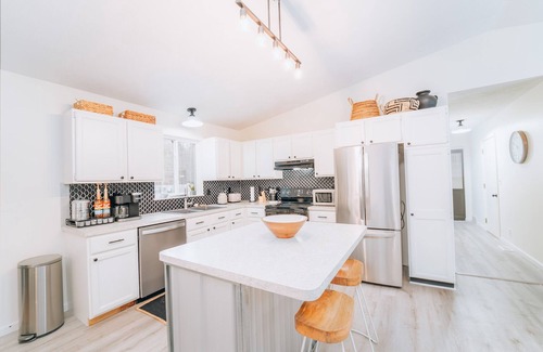 Fennville Casa | Family retreat w/ pool, fire pit & game room. Near Saugatuck, wineries & beach!