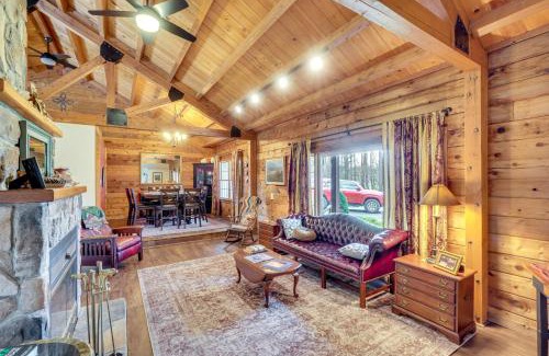 Berryville Casa | Family Retreat with Deck Near Appalachian Trail!