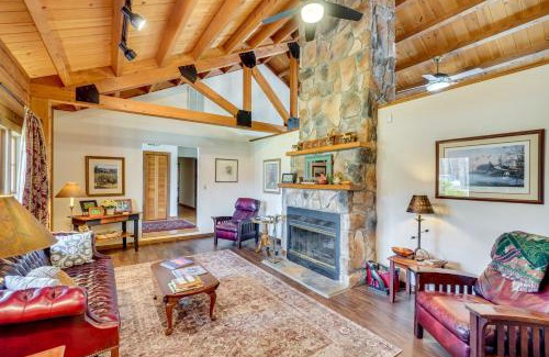 Berryville Casa | Family Retreat with Deck Near Appalachian Trail!
