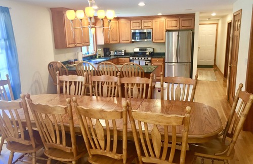 Dennis Port Casa | Family Reunion Home w / climatizada de agua salada Piscina. A / C central. Wi-Fi gratis