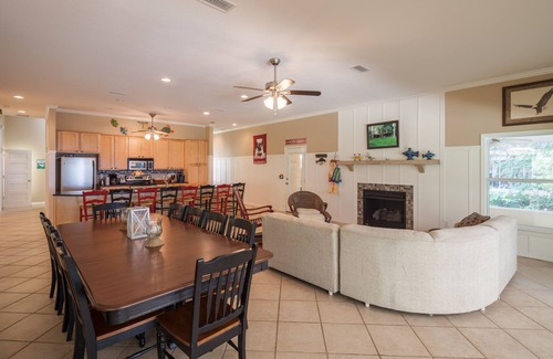Putnam Hall Casa | retiro de reunión de la familia en el hermoso lago de 5800 acres Sante Fe, capacidad para 22
