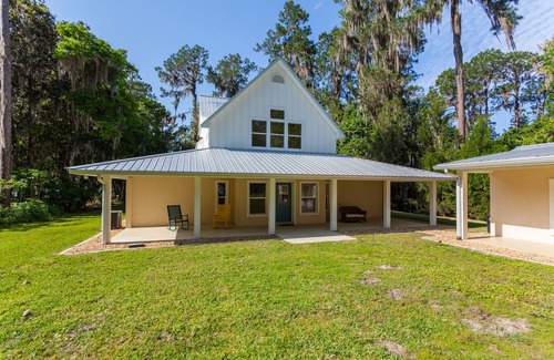 Putnam Hall Casa | retiro de reunión de la familia en el hermoso lago de 5800 acres Sante Fe, capacidad para 22