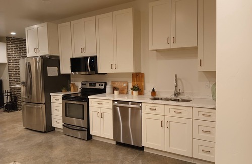 Spring City Apartamento | Family reunions, Manti Temple wedding, Sports teams, flex stays, sleeps 28