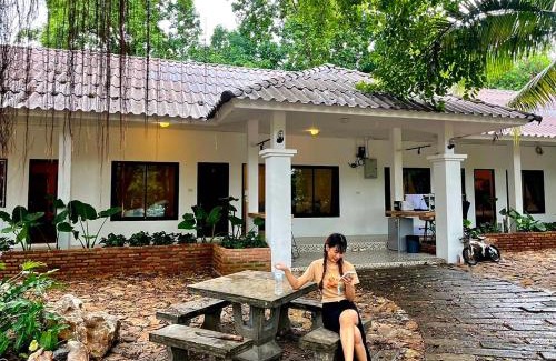 Samut Sakhon Casa | Family room by The Grounds