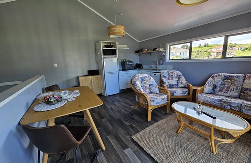 Maketu Apartamento | Family room, come and enjoy the magical sunset on the balcony, Pet Friendly