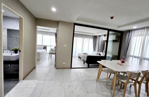 Bang Pa-in Apartamento | Family Room