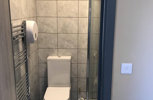 Frampton Hotel | Estándar-Cuádruple-Baño con ducha