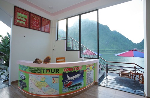 Phong Nha Casa | Habitación familiar con vistas al río y a la montaña, 2 camas Queen Funny Monkeys Homestay