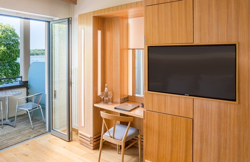 Rheinsberg Apartamento | Family room with shower and toilet