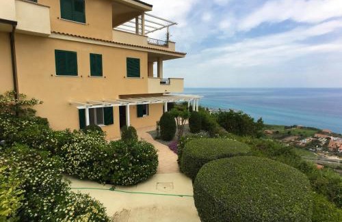 Parghelia Apartamento | Family Sea-View Retreat in Parghelia