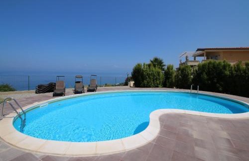 Parghelia Apartamento | Family Sea-View Retreat in Parghelia