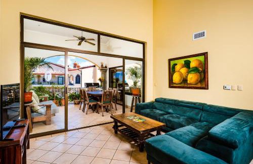 Tamarindo Apartamento | Family Setting, Big Pool Beach Facing In Towns