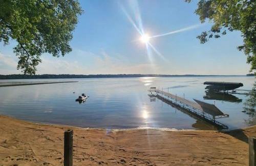 Ortonville Casa | Family Shoreline Hideaway