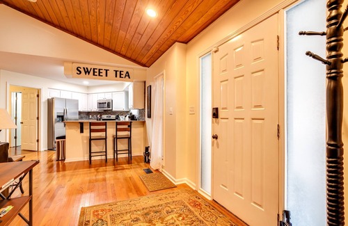 Tellico Village Casa | Family-sized cottage near Lake Loudon, Smoky Mountains, w/hot tub and fire pit.