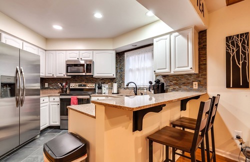 Tellico Village Casa | Family-sized cottage near Lake Loudon, Smoky Mountains, w/hot tub and fire pit.