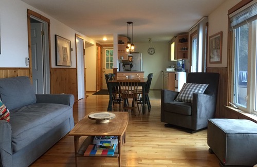 Dorset Cabaña | Family sized Muskoka lakefront cottage with sandy shoreline and beautiful views!