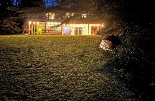 Dorset Cabaña | Family sized Muskoka lakefront cottage with sandy shoreline and beautiful views!