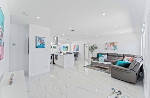 Middle River Terrace Casa | Family Splash Escape