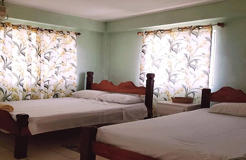 Clifton Apartamento | Family styled Apartments/Guest House - 5 minutes walk from the beach.
